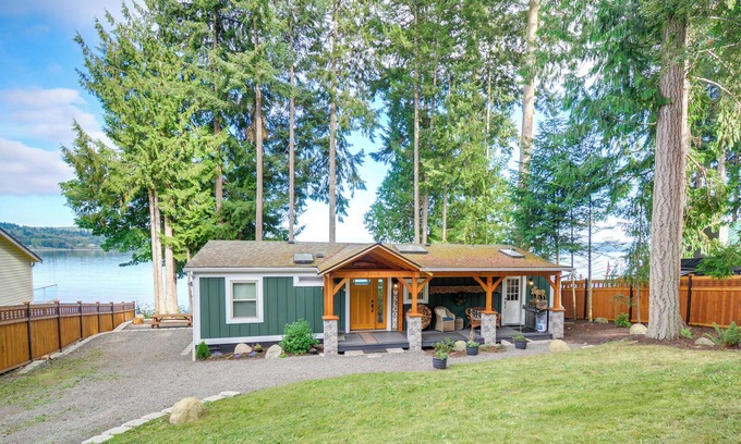 Port Ludlow Cottage | Fish, Crab & Clam: Waterfront Gem in Port Ludlow