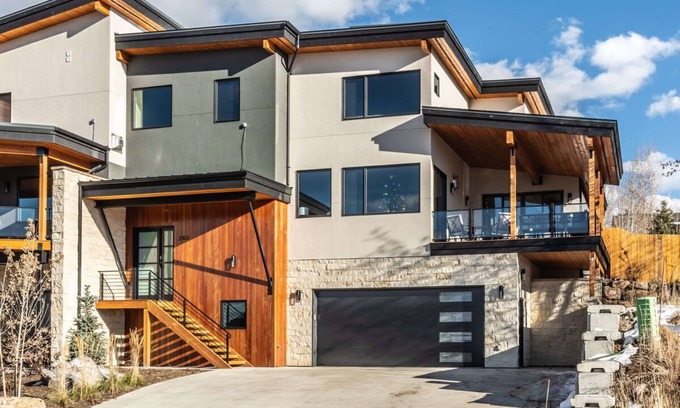 Steamboat Springs House | π Fish Creek Ridge | New Decor | Private Hot Tub | Luxe Home | Pet Friendly!