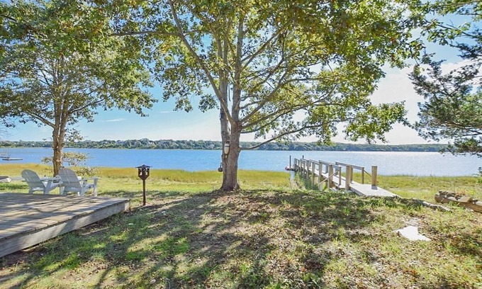 Eastham Cabin | Fish or boat directly off our shared dock!