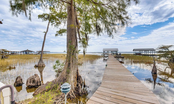 Lake Waccamaw House | Fish, Swim & Grill: Lakefront Carolina Home!