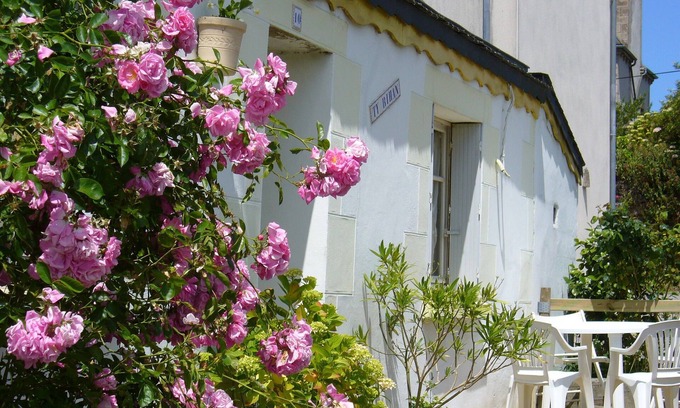 Plouezoch House | Fisherman's cottage in a small village 2.3 km from the sea