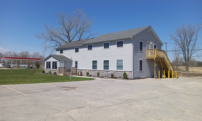 Pearl Beach House | Fishermen and large groups will love this spacious building! Plenty of parking!