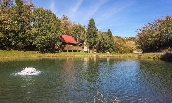 Sevierville Cabin | Fishing Pond, Wifi, Corn Hole, Easy Roads, Hot Tub, Fire Pit, Dog Friendly!