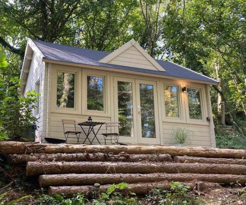 Westleigh Ski Chalet | Fitchey woodland cabin