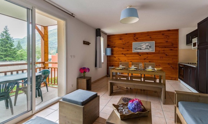 Saint-Mamet Apartment | Fitness, swimming pool, sauna, terrace, balcony, tv, ski locker, 50m², Luchon-Superbagnères