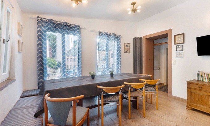 Neuerburg House | Fitters' Accommodation 'Alte Münze' with 3 Bedrooms, 3 Bathrooms, and Parking Spaces