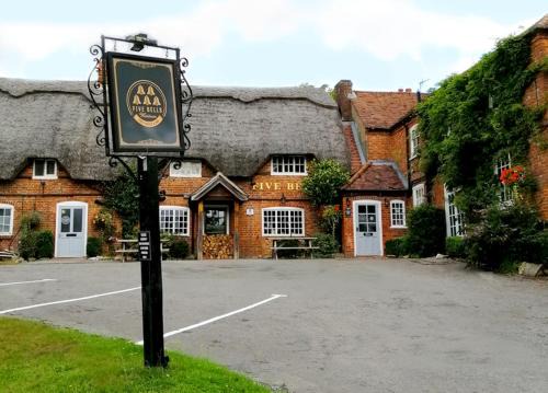 Newbury Hotel | Five Bells Wickham
