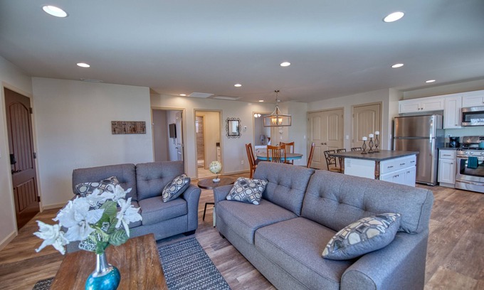 Flagstaff House | Flagstaff Country Mountain Getaway, Pet Friendly & Family Friendly!