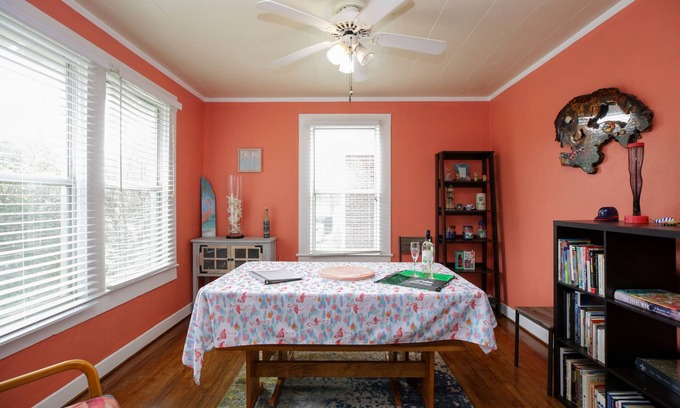 East Pensacola Heights House | Flamingo Pad: Dog Friendly, Downtown, Pensacola Beach!