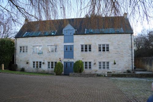 Stroud Apartment | Flat 1 - The Old Mill - Bowbridge Lock - Stroud