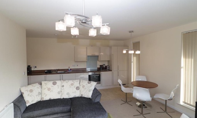 Street Apartment | Flat 2