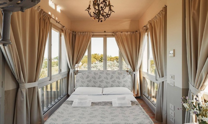 Santa Veneranda Apartment | Flat in a tower with a view