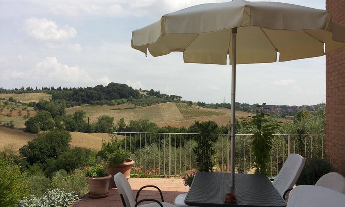 Siena Apartment | Flat in the countryside 3km from the centre of Siena