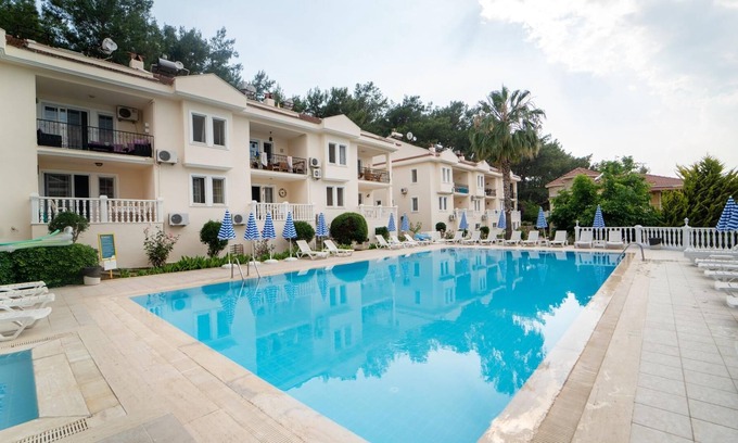 Hisaronu Apartment | Flat w Shared Pool and Balcony 10 min to Oludeniz