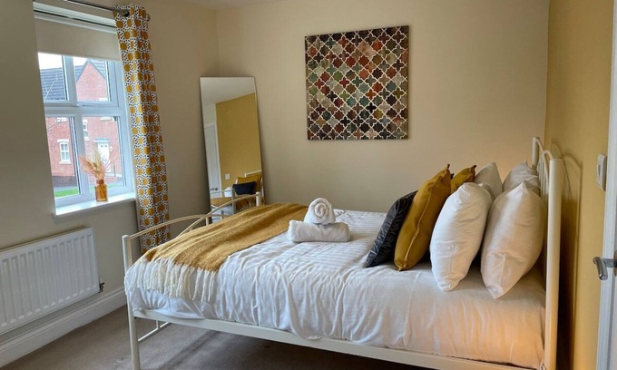 Gateshead Apartment | Fleetwood - 3 bedroom apartment, fab 4 contractors