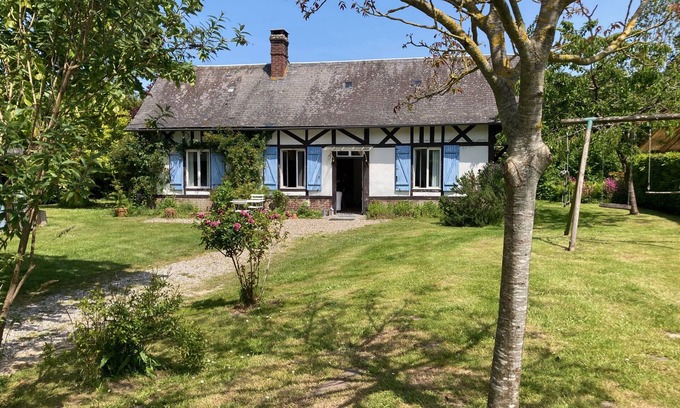 Longueil Ski Chalet | Fleur Bleue, single storey farmhouse 2 km from the beach