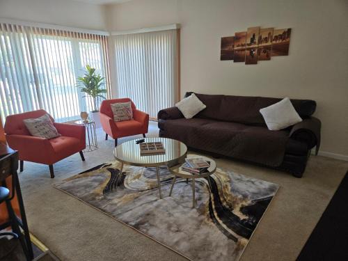 South Holland House | FlexStay - Dolton