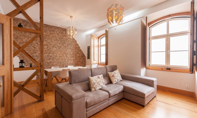 Sao Paulo Apartment | FLH Cais Sodré Spacious Apartment