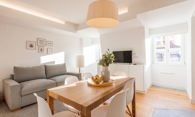 Sao Paulo Apartment | FLH Chiado Sunny Apartment