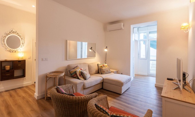 Alfama Apartment | FLH Graça Charming Duplex with Small Pool