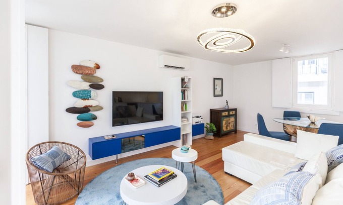 Socorro Apartment | FLH Mouraria Blue Design with Parking & Pool