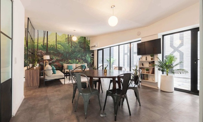 Palermo House | Fliphaus + Ravignani 2200 - Vintage Villa Palermo Hollywood