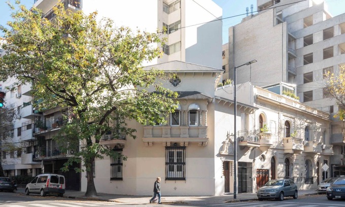 Colegiales Villa | Fliphaus + Villa Mansion Paz - 20 pax Deluxe House Belgrano