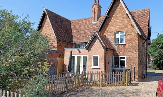 Newark Cottage | Flo's Cottage a cosy traditional self catering cottage in a quiet rural setting