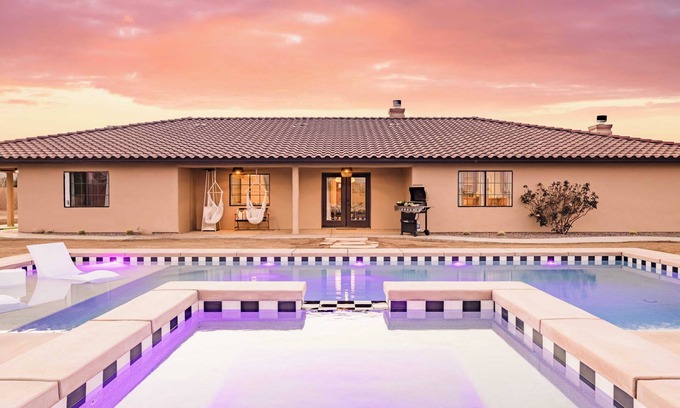 Yucca Valley Villa | Flora by Avantstay Modern & Private Desert Oasis on Large Grounds w/Pool & Bocce Ball!