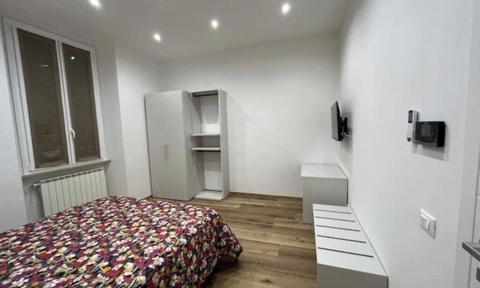 Foligno House | Flora Room