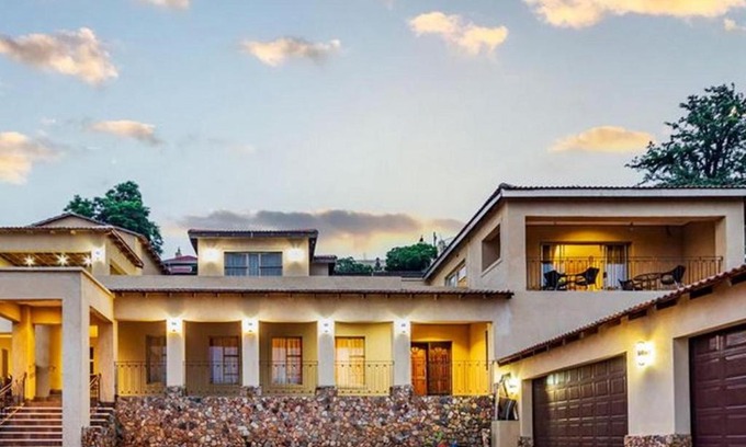 Constantia Kloof House | Floracliffe Guesthouse & Events