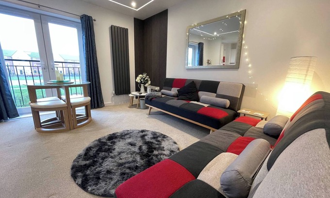Peterborough House | Florence Coach-House Retreat Parking Wifi