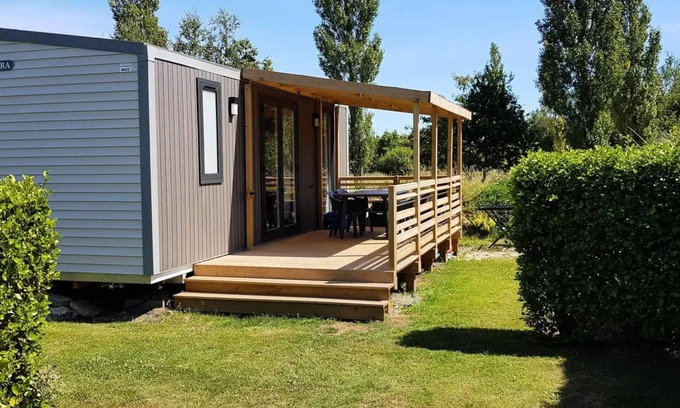 Tregunc House | Flower Camping Domaine de Pendruc * - Mobilhome PENDRUC Premium 30m2 - 2 bedrooms/covered terrace + TV + LV + Sheets 4 people