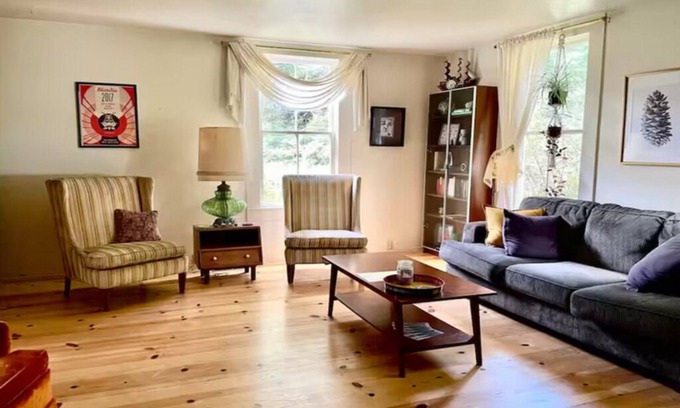 Arcata House | Flower House at Redwood Hideaway