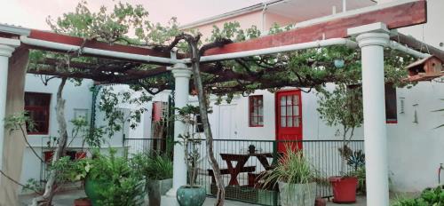 Graaff-Reinet Apartment | Flower's Halt