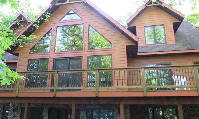 Hayward House | Flynn Trail Retreat