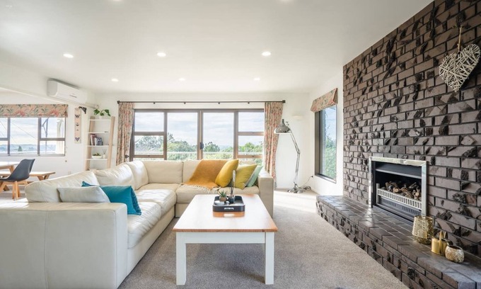 Dairy Flat House | Foley Retreat - Superior Lifestyle