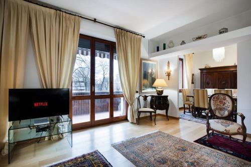 Morivione Apartment | Fondazione Prada - Quadrilocale in stile classico