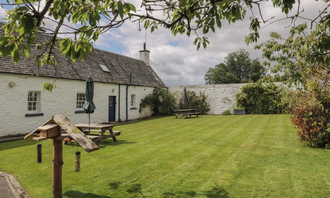 Crieff Cottage | FORDIE SOUTH COTTAGE, family friendly, with a garden in Comrie