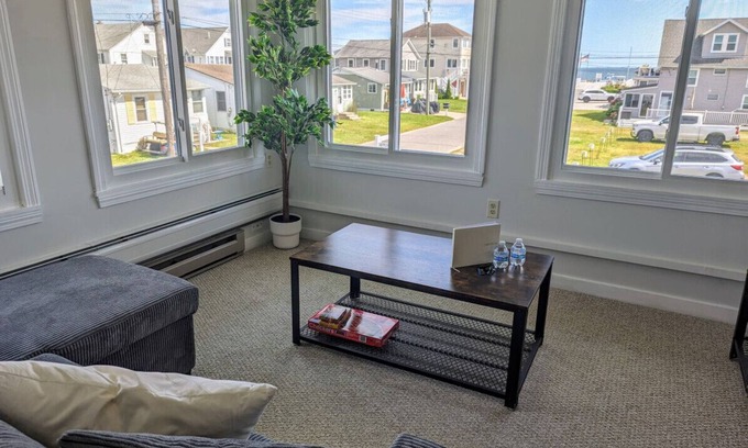 Old Lyme Apartment | Forecastle at Soundview · Beach+OceanView+Sunrise