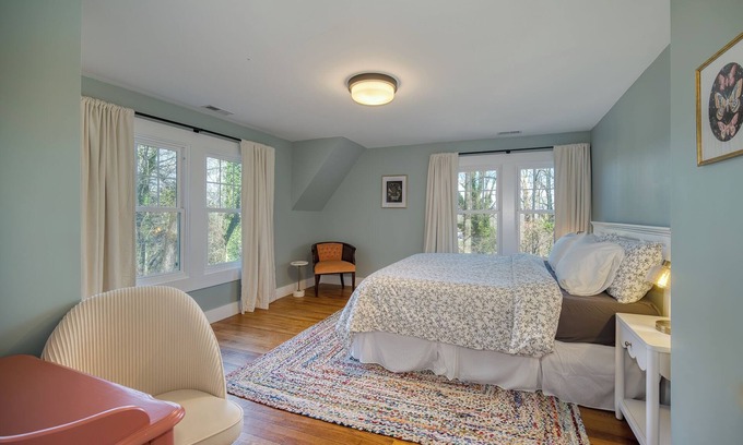Brevard House | Forest Hill Farmhouse - Monthly Rental 5 Minutes from Downtown Brevard!