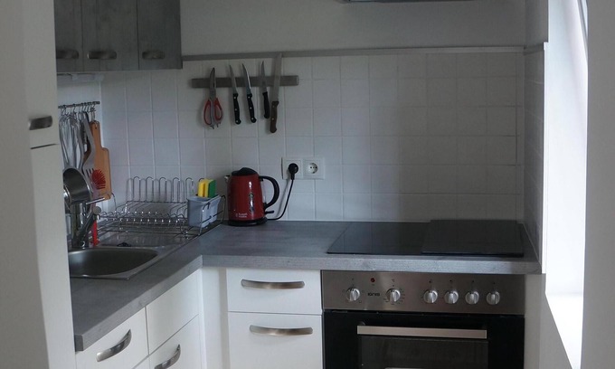 Kleinmachnow Cottage | Forest home with sauna and private terrace