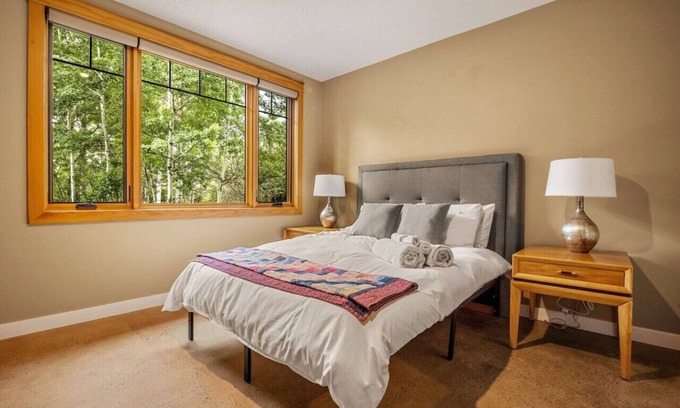 Springbank Condo | Forest Retreat 2 Acres Free Banff Pass + Views