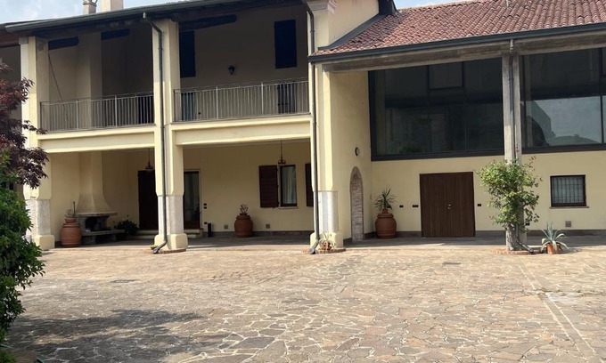 Castrezzato Bed & Breakfast | Foresteria La Corte