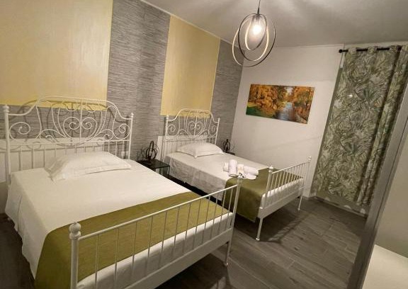 Rovato Bed & Breakfast | Foresteria Opera B&b