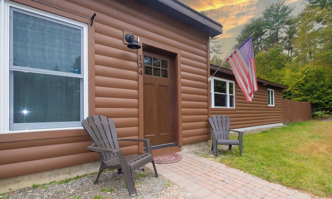 Brant Lake Cabin | Forever Wild Cabin -River Access & Hiking -1 level in Brant Lake