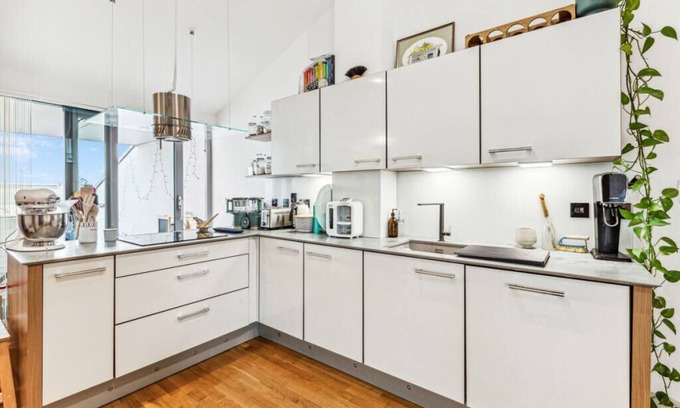 Peninsula Apartment | Former Arsenal Stadium - 2 Bedrooms 2 Bathrooms 2 Balconies