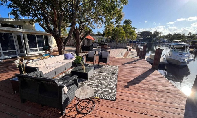 Poinsettia Heights House | Fort Lauderdale House On the Water Minutes From Beach