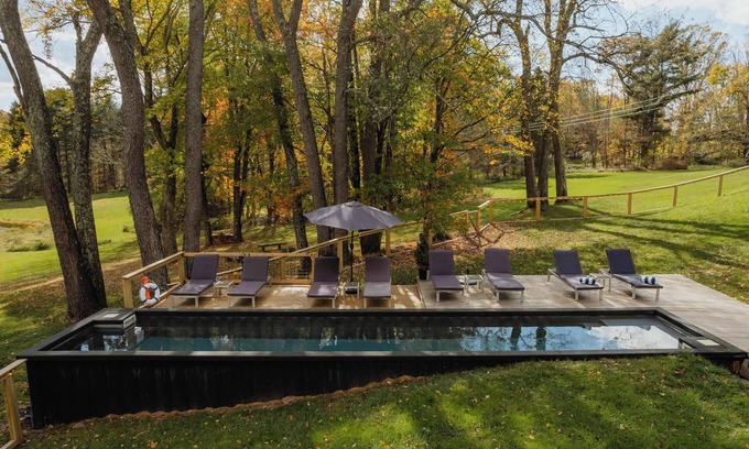 Jeffersonville House | FOUNDERS COTTAGE - 2 room with kitchennete