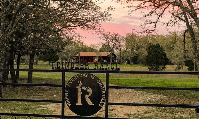 Ledbetter Cabin | Four charming cabins with kitchens, kitchenettes, patios, wood stove, W/D, WiFi